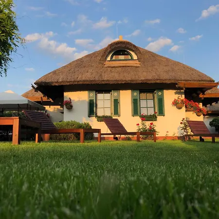 Budafok Panzio Bed & Breakfast *