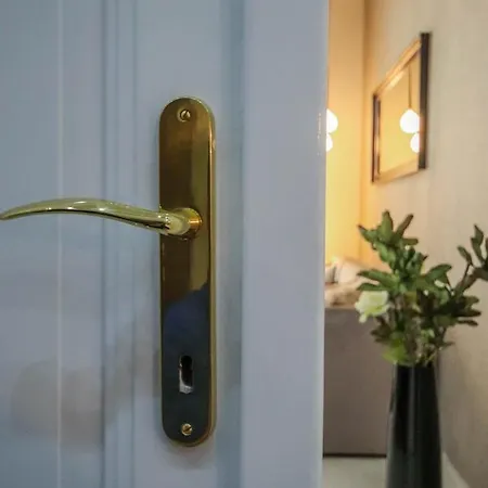 Bengt Dohany Str. Aparthotel
