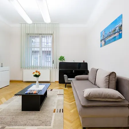 Apartment K17 Kinizsi