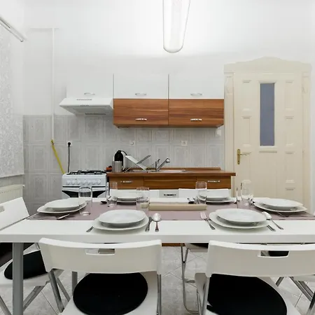 K17 Kinizsi Apartment *