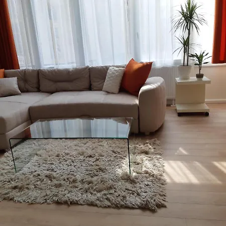 Modern, Quiet & Cozy In The Middle Of Downtown Near Danube At Fashion Street Apartment *