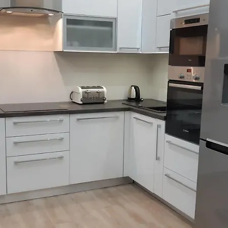Modern, Quiet & Cozy In The Middle Of Downtown Near Danube At Fashion Street Apartment