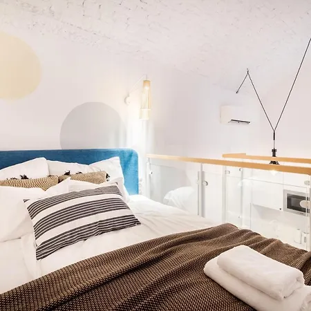 Roomli Boho Chic Apartment