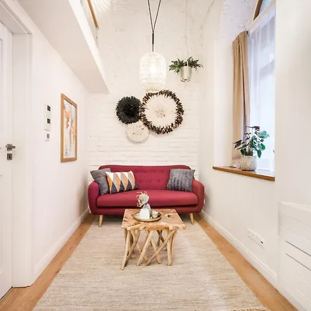 Roomli Boho Chic Apartment Budapest
