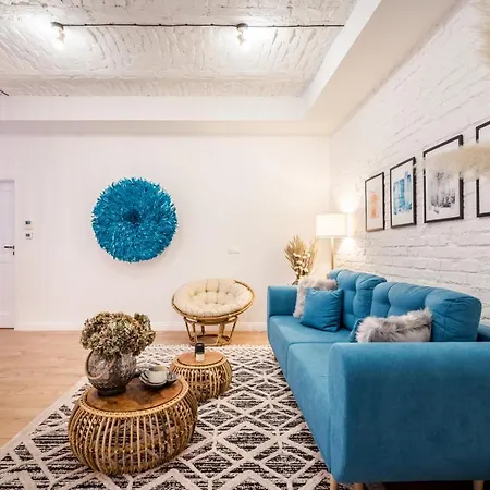 Roomli Boho Chic Apartment