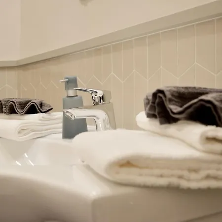 Standard By Hi5 - Kecskemeti Street Apartment *