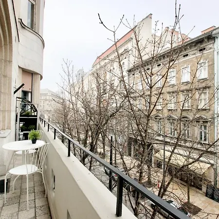 Apartment Standard By Hi5 - Kecskemeti Street *