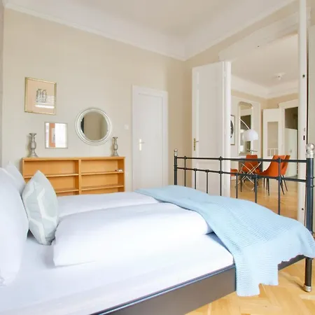 Apartment Standard By Hi5 - Kecskemeti Street *
