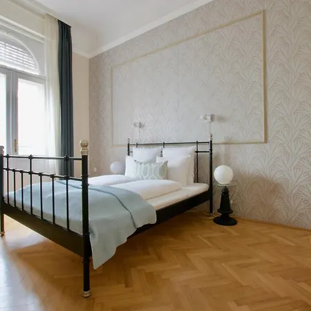 Standard By Hi5 - Kecskemeti Street Apartment