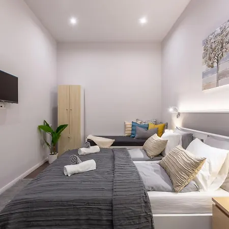 Apartment Luxury Central Next To The Fashion Str.