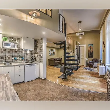 The Mondain Apartment *