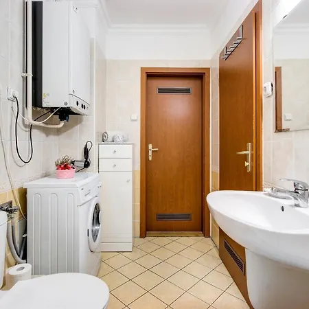 Apartment Viola - Newly Furnished With Free Garage! *