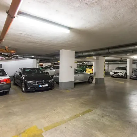 Viola - Newly Furnished With Free Garage! Budapest
