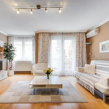 Apartment Viola - Newly Furnished With Free Garage! Budapest