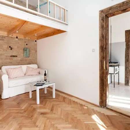 Little Whistle In The Heart Of Jewish District With Ac Apartment *