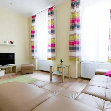 Luxury In The Center Apartment