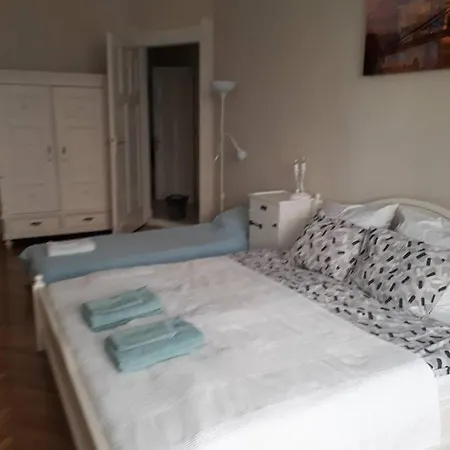 Adel&tamas In Centre Apartment