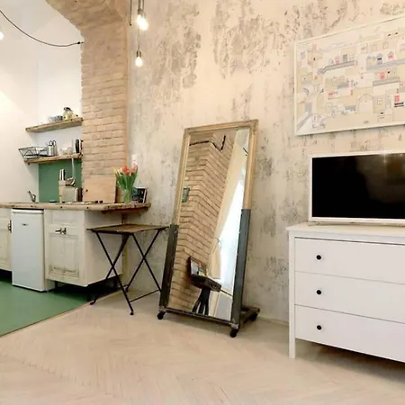 Apartment Little Corner At The Historic Jewish District With Ac *