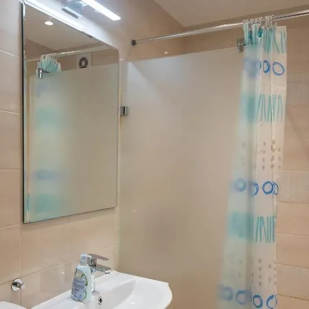 Cozy & Quiet Near Kiraly Street Free Parking, Ac, Perfect For 4 Guests! Budapest