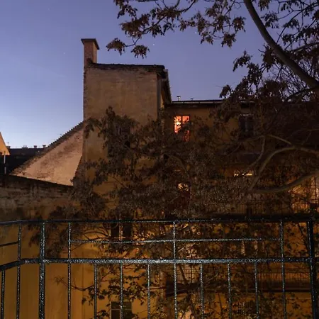 Cozy & Quiet Near Kiraly Street Free Parking, Ac, Perfect For 4 Guests! Apartmán