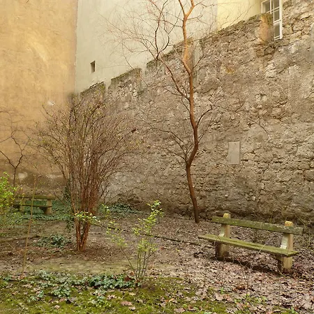 Museum View Apartment *