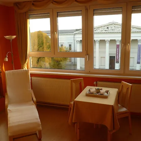 Museum View Apartment *