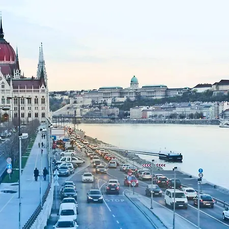 Cozy & Quiet Near Kiraly Street Free Parking, Ac, Perfect For 4 Guests! * Budapest