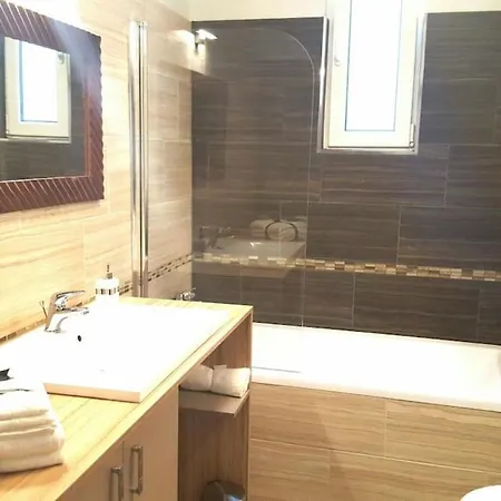 Orangehomes Fantastic 3 Bedrooms Dohany Street