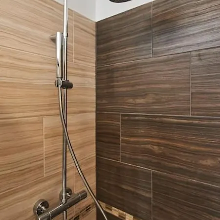 Apartment Orangehomes Fantastic 3 Bedrooms Dohany Street