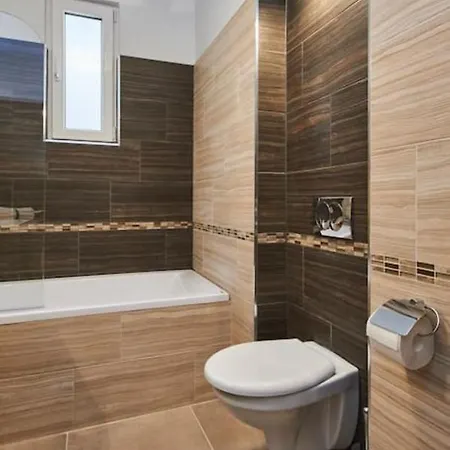 Orangehomes Fantastic 3 Bedrooms Dohany Street Apartment *