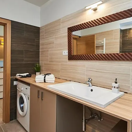 Orangehomes Fantastic 3 Bedrooms Dohany Street Apartment *