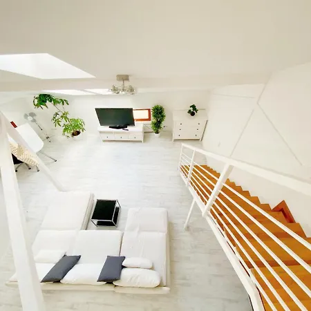 Loft With Rooftop And Free Parking In Garage Apartment Budapest