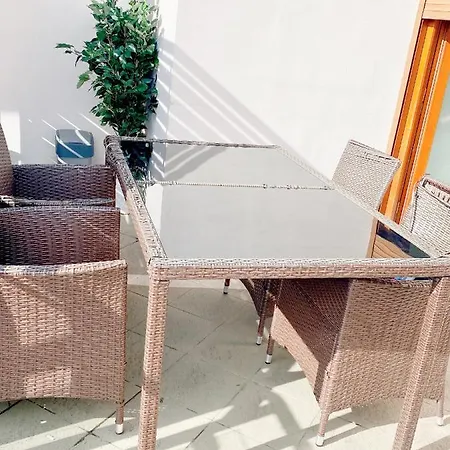 Apartment Loft With Rooftop And Free Parking In Garage