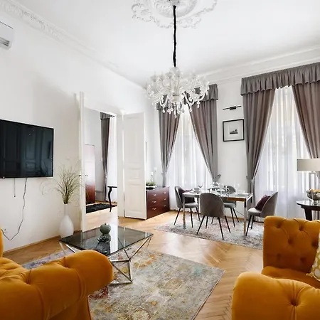 Opera Deluxe Apartman Apartment *