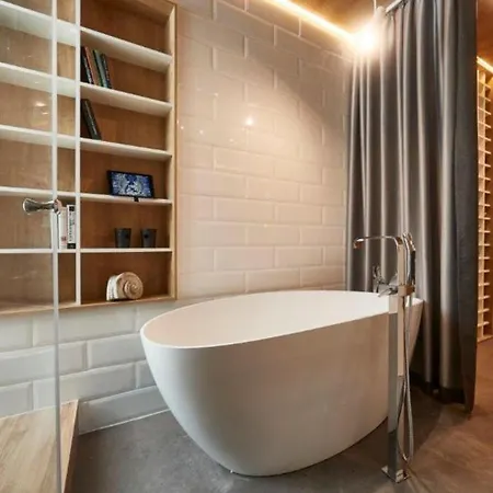 Bpr Woodnest With A/c Apartment *