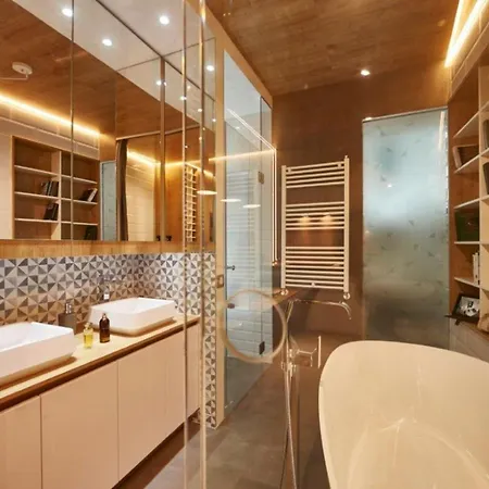 Bpr Woodnest With A/c Apartment *