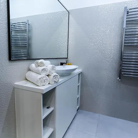 Danube Bank With Sauna/a.c Apartamento