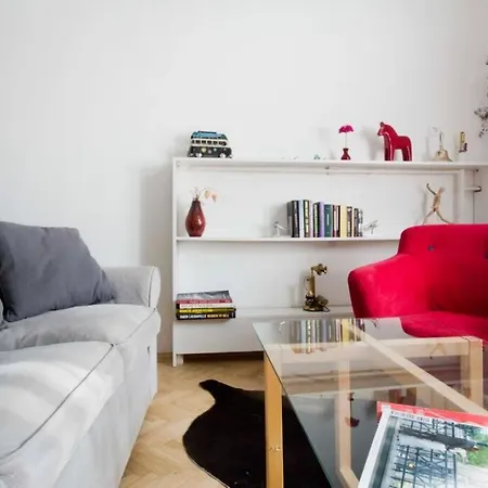 Elegance At The Opera Apartment