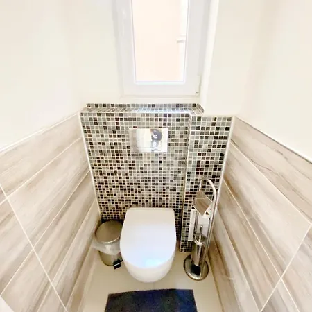 Luxury In The Centre Ac Parking Garden Apartment Budapest
