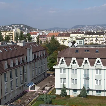Hotel Bara Junior