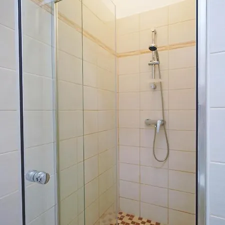 V27 Vadasz Apartament *