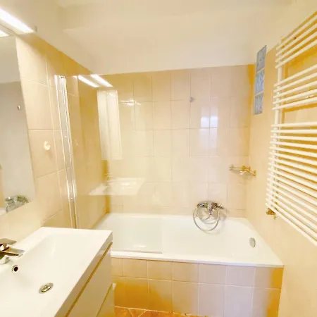 Apartment Loft With Rooftop And Free Parking In Garage Budapest