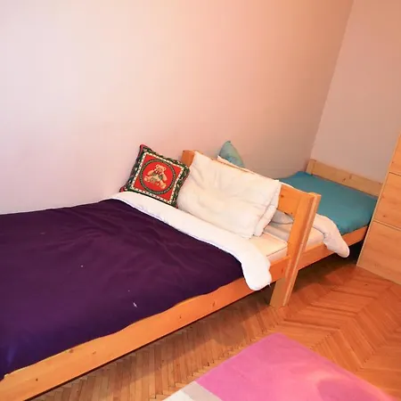 Hostel California