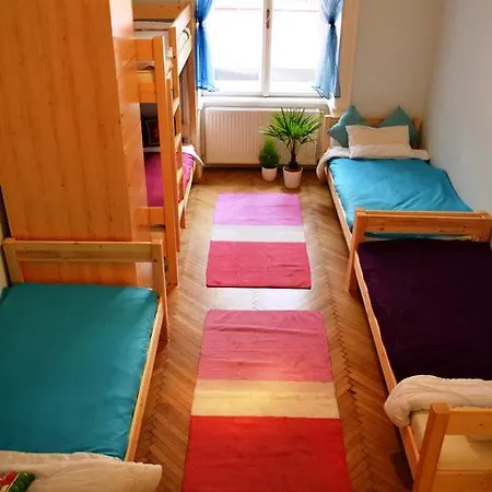 Hostel California *