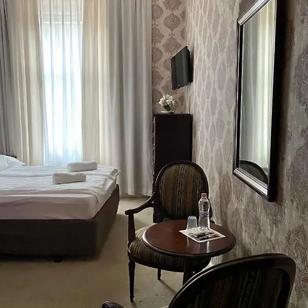 Opera 16 Budapest *