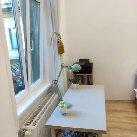 Δωμάτια σε οικογενειακή κατοικία Congress Margit House *