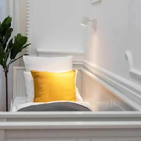 Located, 150 M2 5 Bedrooms Apt., Apartment Budapest