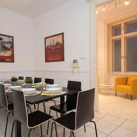 Apartment Located, 150 M2 5 Bedrooms Apt.,
