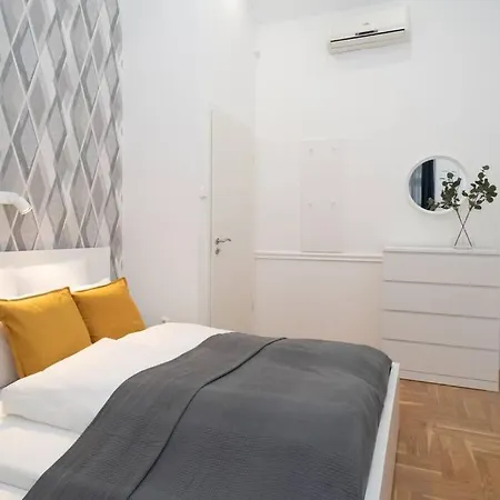 Apartment Located, 150 M2 5 Bedrooms Apt.,