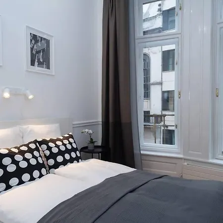 Located, 150 M2 5 Bedrooms Apt., *
